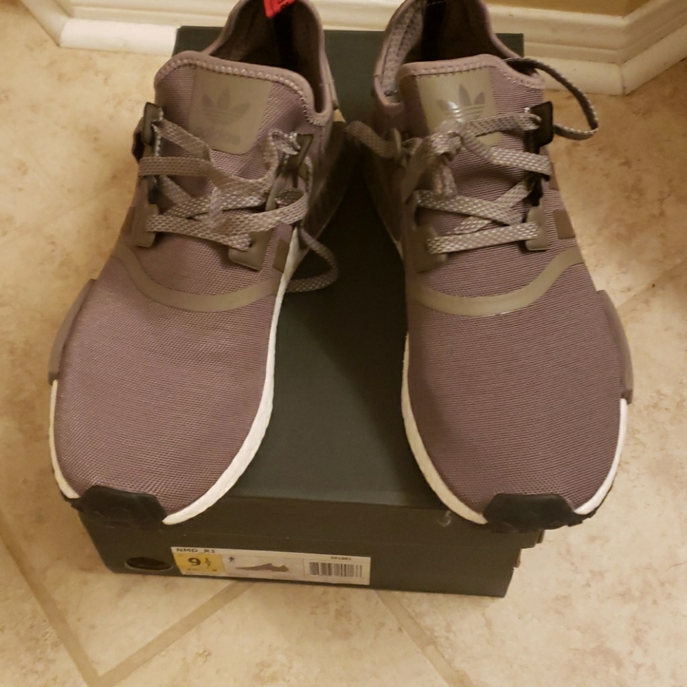Adidas NMD R1 - Picture 1 of 6